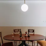 Flat 13 Apartment *