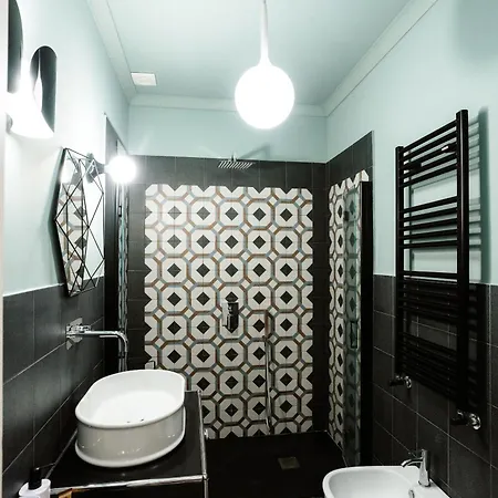 Apartment Flat 13 *